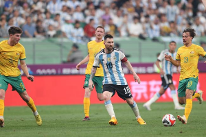 阿根廷与澳大利亚队友谊赛 梅西创造两个纪录