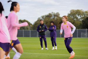 中国女足抵澳首场热身赛0：3负于巴西女足