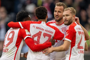 德甲小组赛 拜仁3-0斯图加特落后4分仍第二