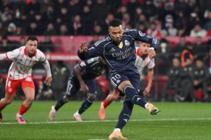 西甲联赛第14轮 皇马客场1-1战平赫罗纳