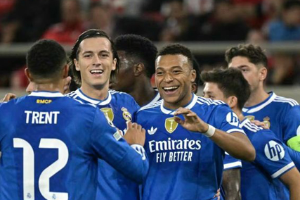 西甲第19轮 皇家马德里3-0大胜毕尔巴鄂竞技